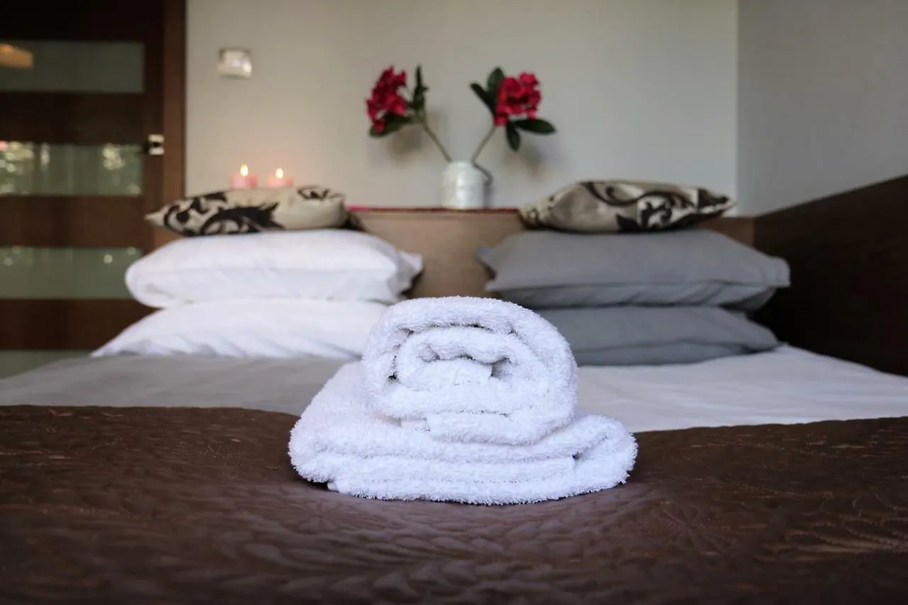 Stylish And Spacious By Cooee Apartments Warsaw