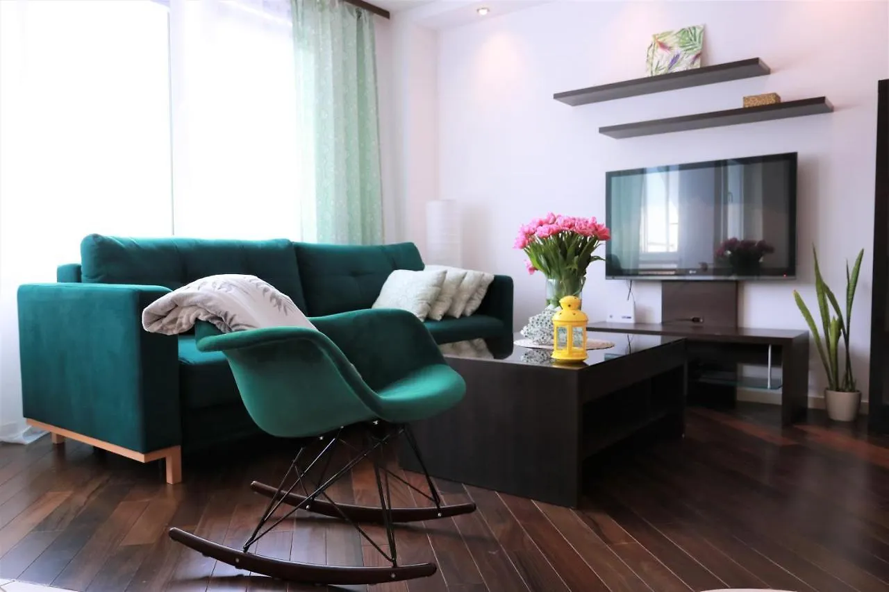 Stylish And Spacious By Cooee Apartments Warsaw Poland